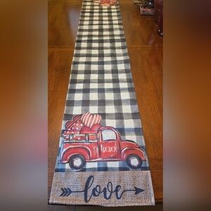 NWT Artoid Table Runner Plaid Hearts Truck Love Seasonal Valentine 13"x72"